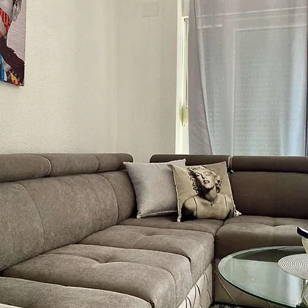 Apartment Luxury With Swimming Pool *