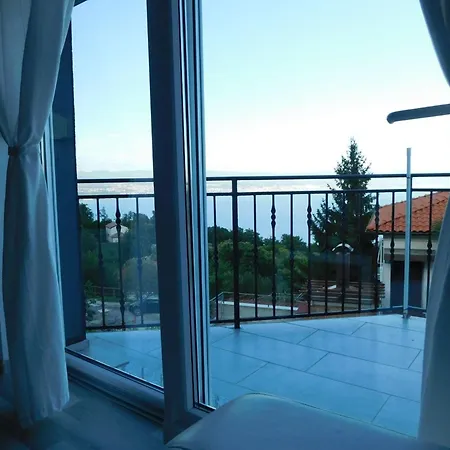 Luxury With Swimming Pool