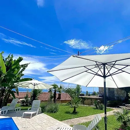Luxury With Swimming Pool Lovran