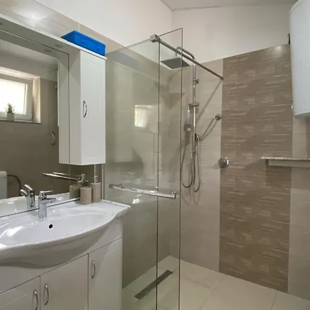 Luxury With Swimming Pool Lovran
